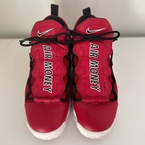 Nike Air "More Money" in Gym Red
